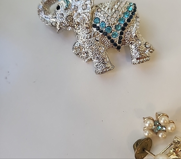 Brooch Bundle - Picture 3 of 7